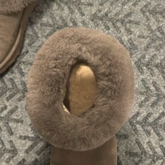 UGG Womens Classic Mini Fluff Boot - Picture 2 of 7